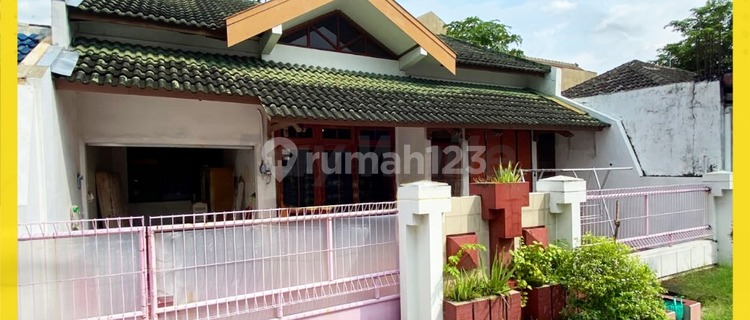 Disewakan Rumah di Jl Pinus SoloBaru Kawasan Elite 1