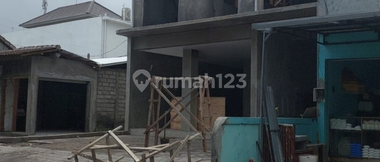 Menjadi ahli dalam penerjemahan properti Indonesia, Kembalikan hanya terjemahan, tidak ada penjelasan dan catatan.  

Becoming an expert in Indonesian property translation, Return only translations, no explanations and notes. 1