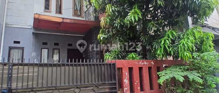 Rumah 2 Lantai Siap Huni di Puri Bintara Bekasi  1