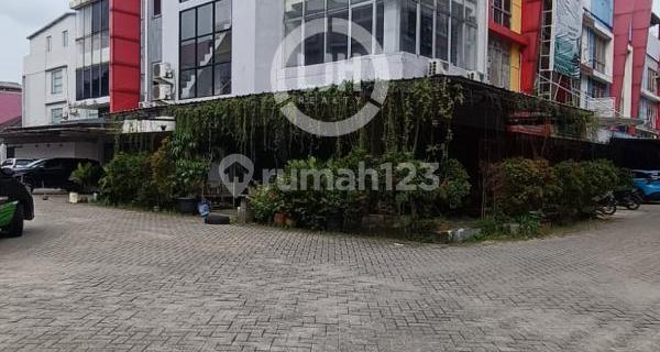 For Rent Shop House Hook Position in Marga Jaya Bekasi 1