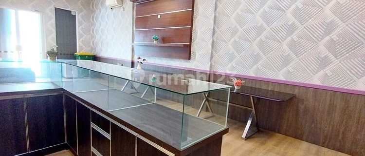 Strategic and Nice Shop House Suitable for Business in Metland Cakung, East Jakarta 1