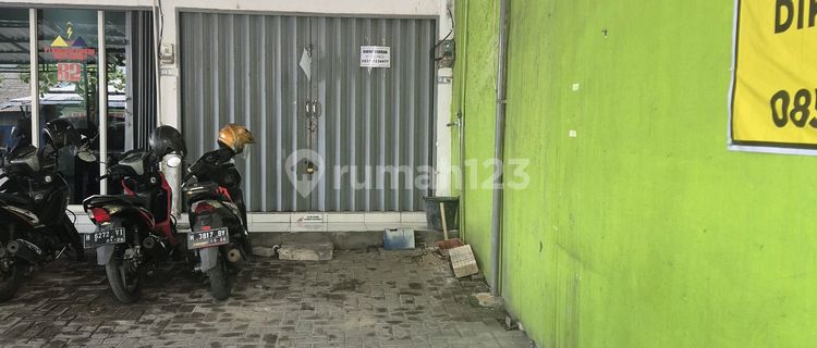 Disewakan Ruko 2 Lantai Strategis Siap Huni Bebas Banjir 1