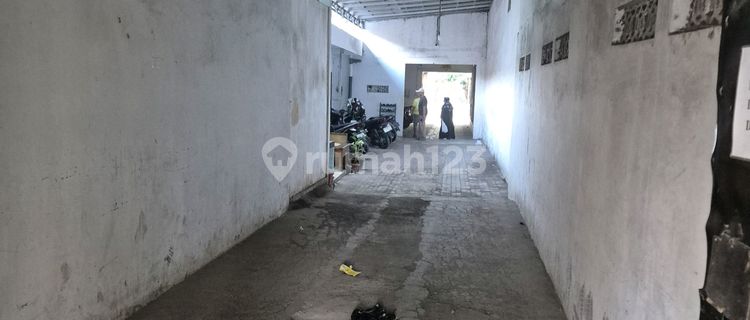 For Sale Negotiable Comfortable Boarding House, Strategic Location Spacious Parking Area 1