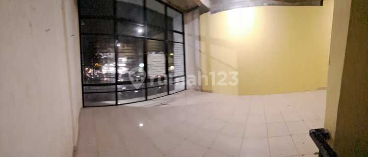 For Rent Shop House on Jln Raya Boulevard Graha Raya 1