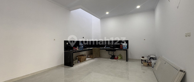 Brand New House Muara Karang 240M2 4+1BR Freehold Title Can be Mortgage Plong Type 1