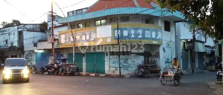 For Rent: Shop House in downtown Gresik, East Java 1