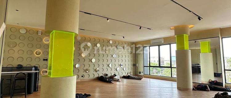 New Carson 3-Story Shop House Near UMN Facing the Road 1