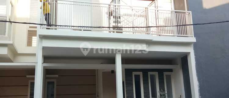 *2-Storey House in West Surabaya* *Villa Darmo Indah* (Opposite Alam Galaxy Housing Complex) 1
