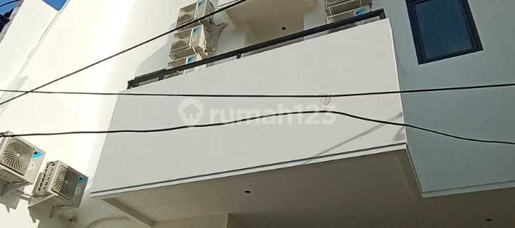 For Quick Sale: Well-Maintained & Ready-to-Occupy Boarding House in Tanjung Duren 1