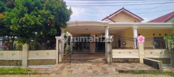 Rumah Strategis Bekasi - Semi Furnished, Hook, Dekat Superindo & Plaza Thb 1