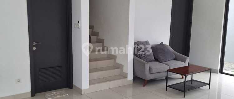 For Rent: House in Wisteria near Aeon JGC & Ikea JGC. Metland Menteng Cakung 1