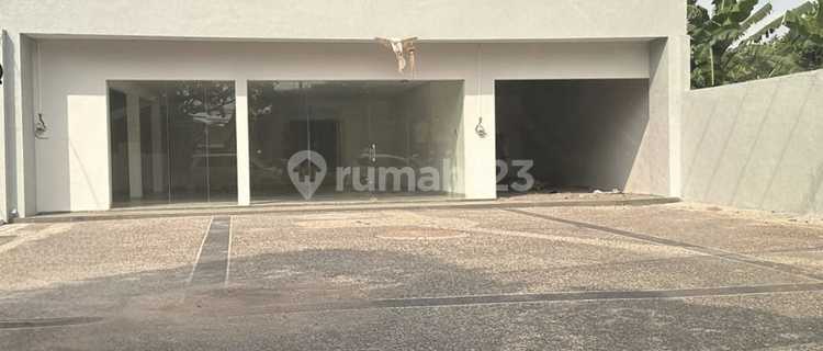 Shop House in Kerobokan, Main Road, Strategic Location 1