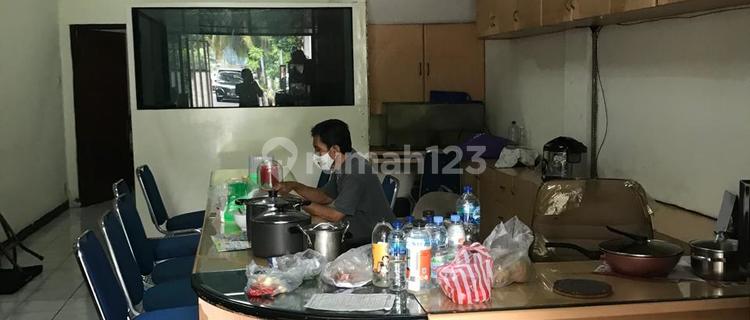 For Sale Cheap 3-Story Shophouse, Suitable for Boarding House, Near Biak Street, Roxy, Cideng, Central Jakarta, Skewer 1