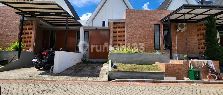 Dijual Via Lelang Rumah Siap Huni Bernady Land Patrang Jember Cluster Pinewood 1