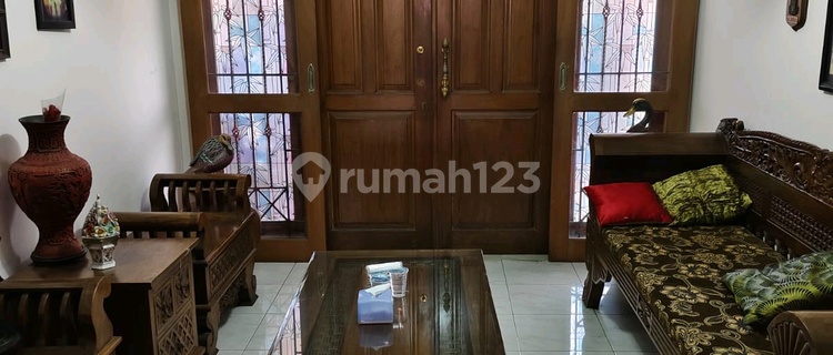 Rumah 4 Kamar Dijual Babatan Pratama Wiyung Surabaya Strategis 1