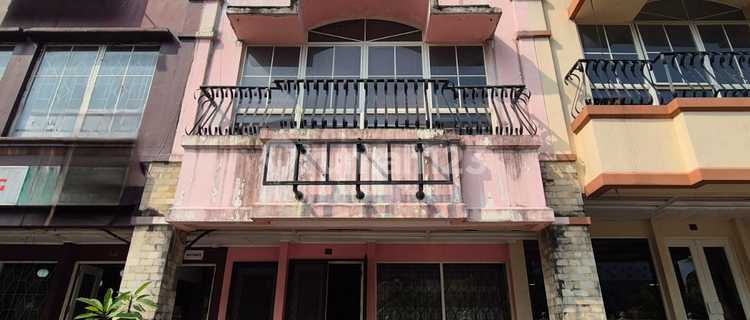 For sale: 2-story shophouse in Plaza Amsterdam, highly strategic location facing Aeon Mall Sentul. 1