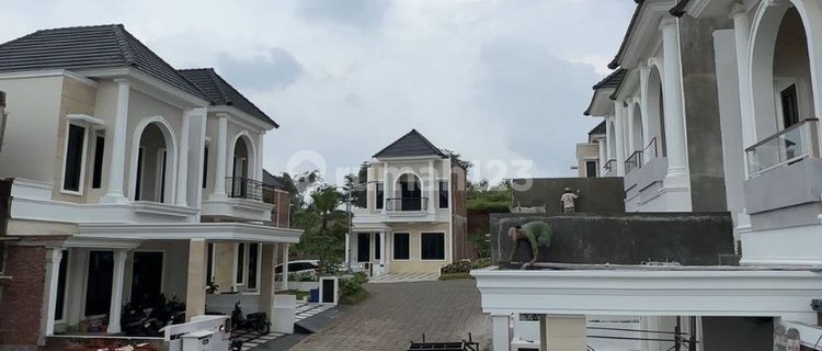 Classic Modern Residence Near Malang City and Batu City 1