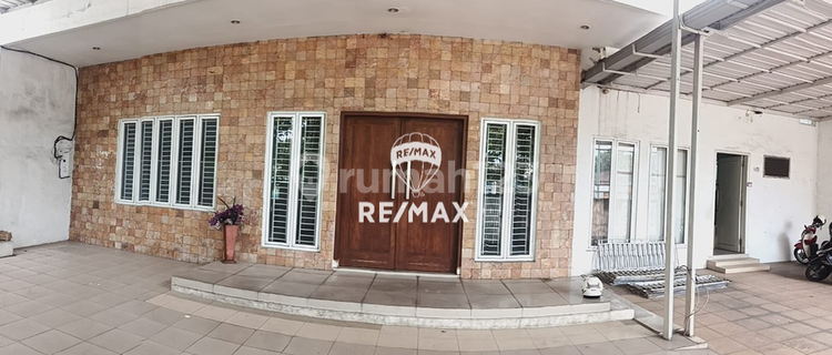 Rumah Modern Eksklusif Tengah Kota - Ex Public Figure 1