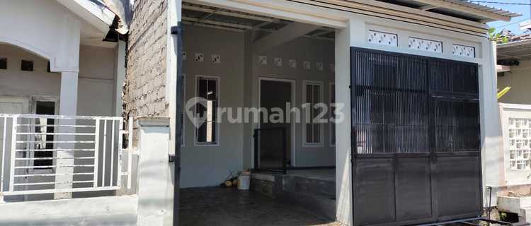 Nice Modern Concept House in Permata Indah Dadapan Housing Estate, Kabat, Banyuwangi 1