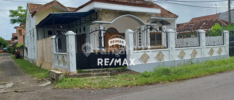 Ready-to-Live House for Sale, Banyuwangi City 1