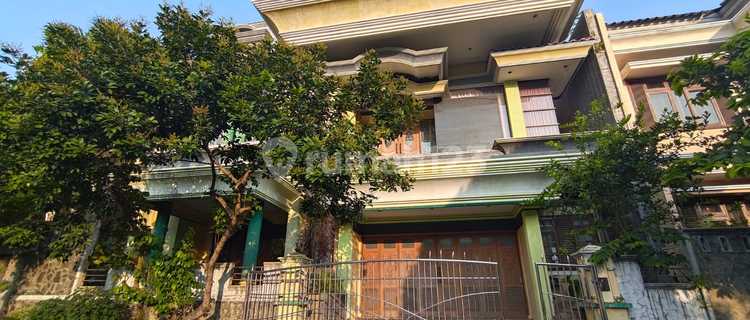 Rumah 2 Lantai Dengan Pemandangan di Tembalang 1