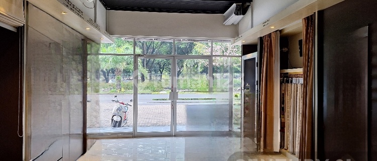 2-Storey Ruko with SHM and Spacious Parking on Padma Boulevard, West Semarang 1
