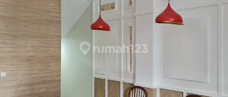 Ruko 3 Lantai Strategis Siap Pakai, Cocok untuk Resto di Seteran 1