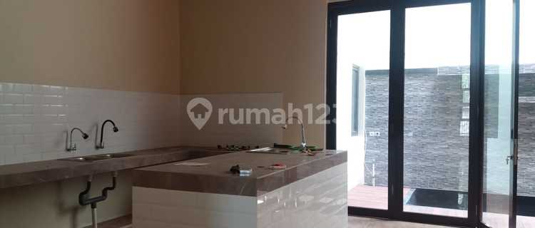 Rumah 2 Lantai di Imperial Gading Sukapura Jakarta Utara 1