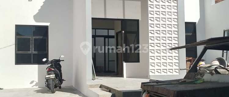 Rumah Manyaran Semarang Siap Huni Dekat Jalan Tol  1