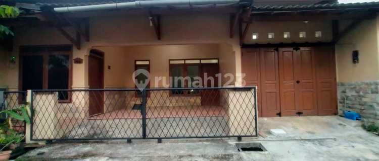 Pasadena House in Manyaran, Move-in Ready, Highly Strategic Location 1