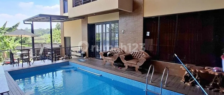 Quick Sale House with Swimming Pool &amp; Boarding in Jatinangor 1
