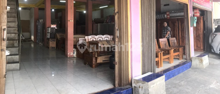 Strategic 2-Story Shop House by the Road, Actual Area 210m2, Selling Area 196m2 1