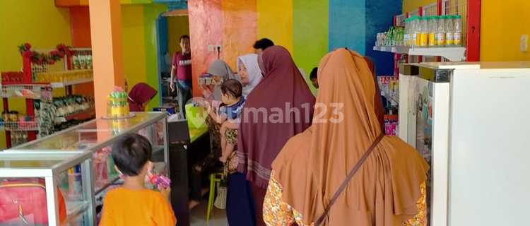 Ruko Sekaligus Rumah Dekat Kampus, Pusat Perbelanjaan, Rs 1