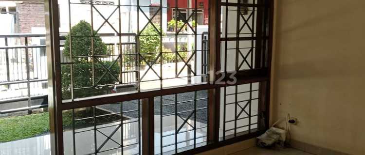 A Ready-to-Occupy House in the City Center Near the Simpang 5 Area of Citraland Mall 1