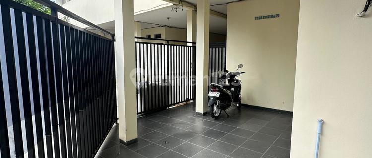 Executive and Comfortable Boarding House with Spacious Car Parking Area in Bekasi 1