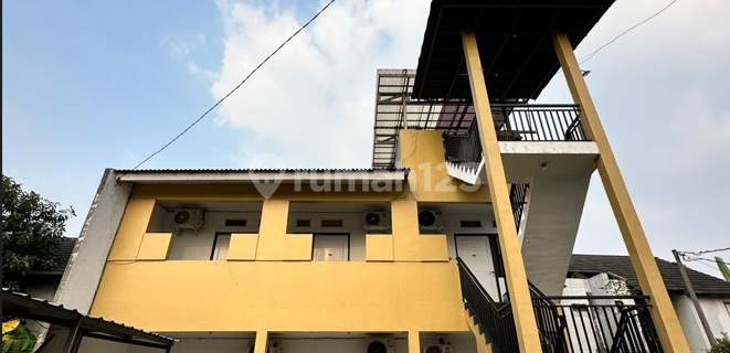 Exclusive Boarding House with Affordable Prices in the Center of Bekasi City, Close to Everything and Has a Car Parking Area 1