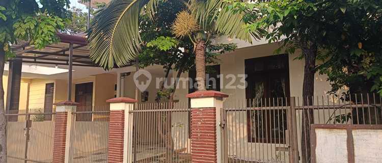 For sale, move-in ready house in Kemang Pratama 2, Bekasi. 1