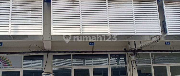 FOR RENT: THREE-STORY RUKO SECTION ONE, WELL-MAINTAINED 1