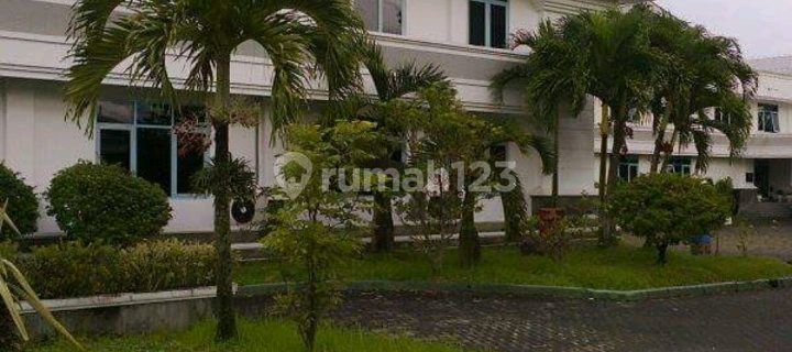 For Sale: Ex-Warehouse Ex-Garment Ready to Use, Flood-Free 1