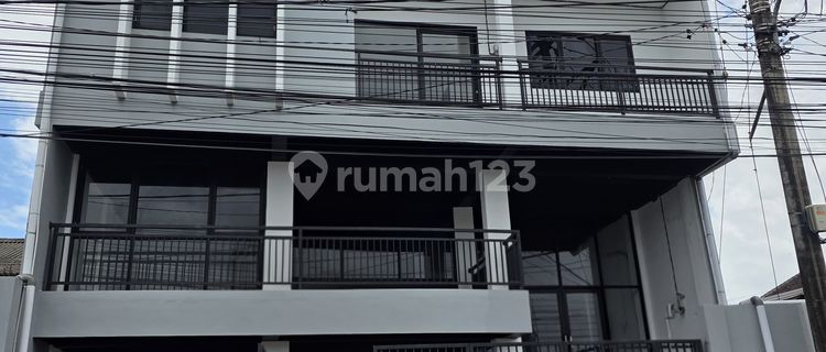 For Rent New 3-Story House In Krobokan 1