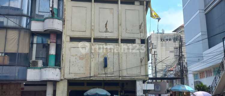Ruko Tempat Usaha di Daerah Pasar Baru Bandung 1