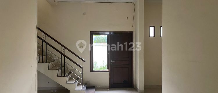 Rumah Siap huni dan nyaman daerah Semarang Timur - 11023 1