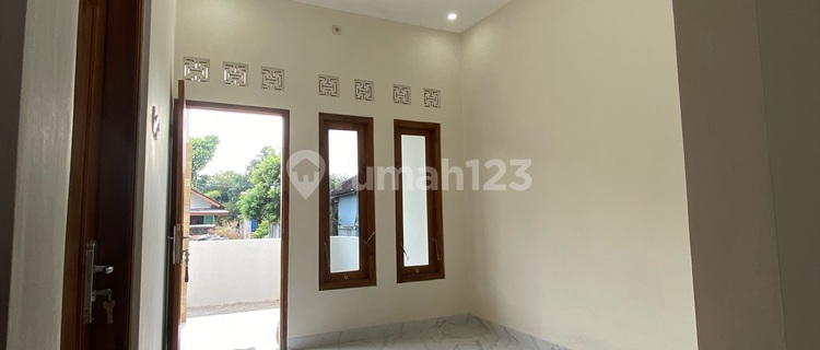 Rumah Baru Bangun 3 Km Dari Jalan Jogja Solo Dekat Pabrik Sgm 1