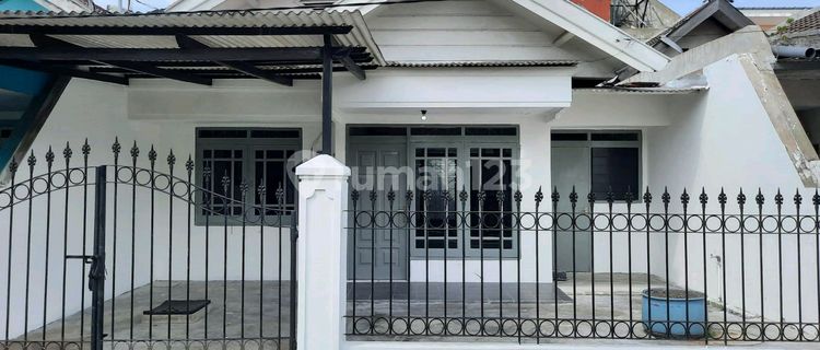 For Rent Ready to Live In Well-Maintained House in Pondok Tjandra Indah, Waru, Sidoarjo 1