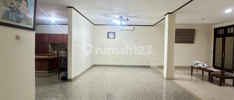 Grand and Affordable House in Bintaro Sector 1 Housing 1