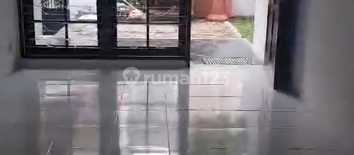 Rental House Near KRL Access in Bintaro Sector 3 Housing 1