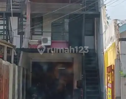 3-Story Shophouse on Salemba Road, Senen, Central Jakarta 1