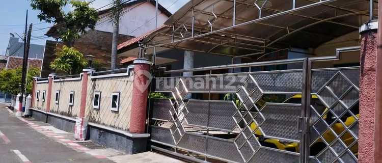 Rumah Besar Siap Huni Parkir 4 Mobil Lingkungan Nyaman Pedurungan 1