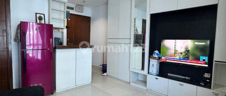 Dijual Apartemen Strategis, Full Furnish, Siap Huni, 2 Kamar di The Capitol Park Residence 1