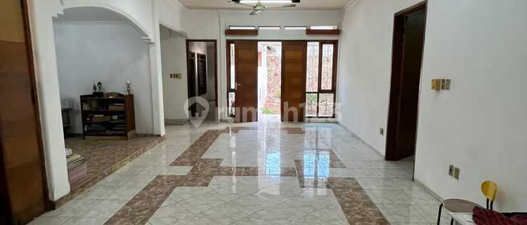 For Sale, Strategic House, Move-in Ready, Flood-Free in Cempaka Putih 1